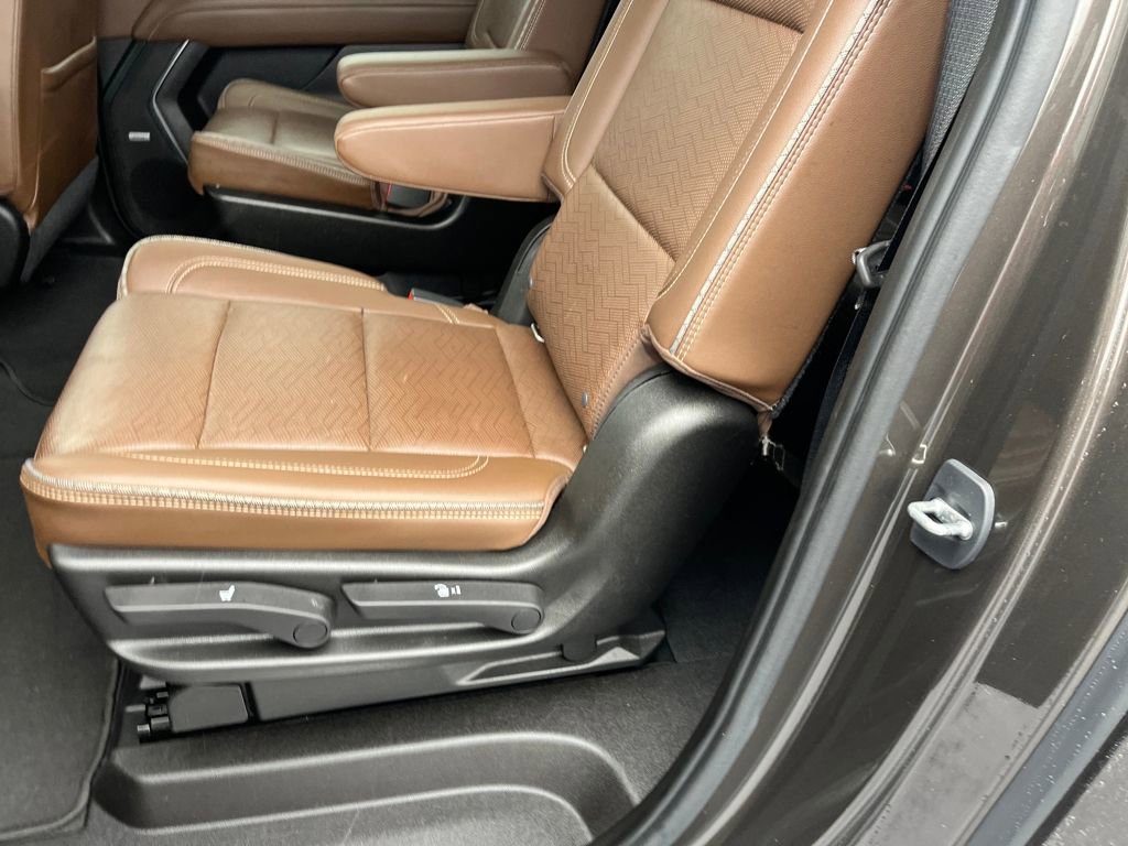 Used 2021 Chevrolet Suburban High Country image 27