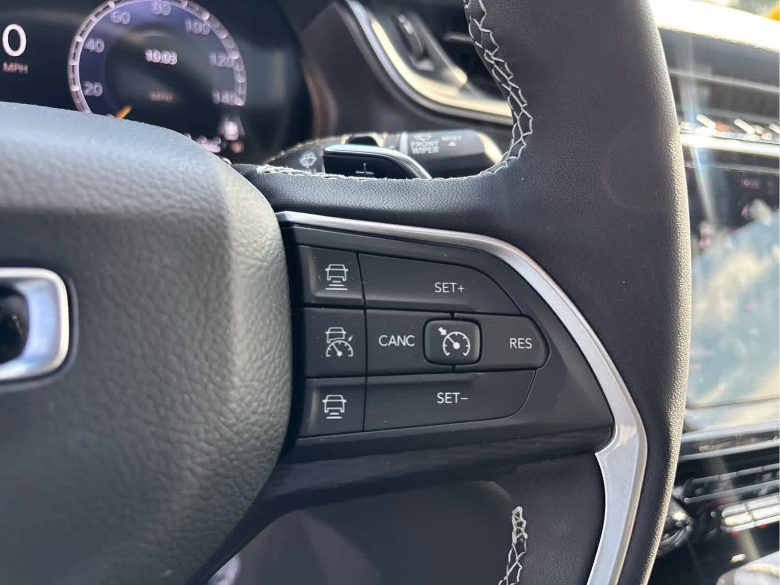 Used 2025 Jeep Grand Cherokee Altitude AWD/4WD image 20
