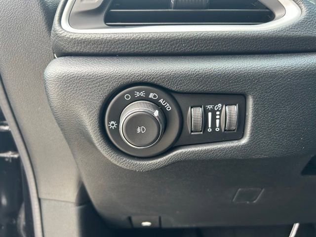 New 2026 Chrysler Pacifica Select image 16