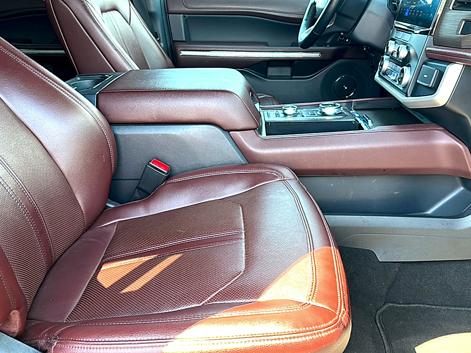 Used 2023 Ford Expedition Limited image 25