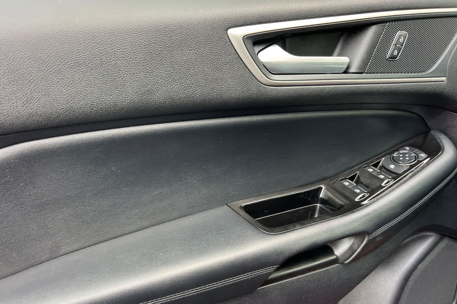 Used 2019 Ford Edge SEL w/ Equipment Group 201A AWD/4WD image 12