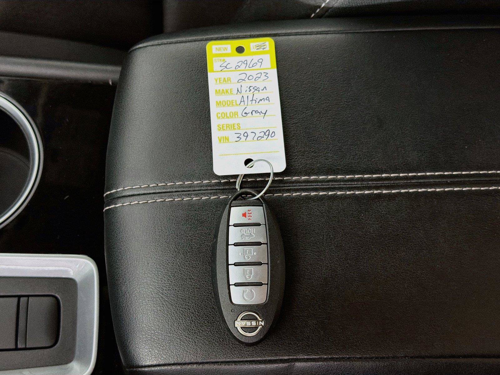 Used 2023 Nissan Altima 2.5 SV AWD/4WD image 4