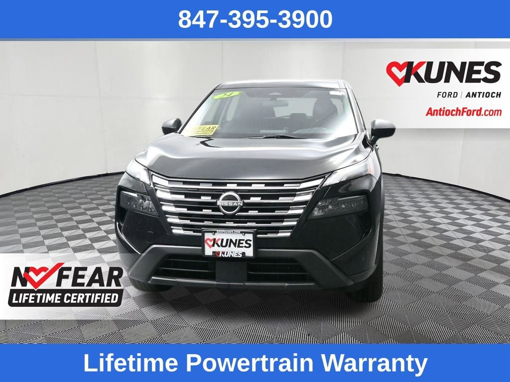 Used 2024 Nissan Rogue S image 4