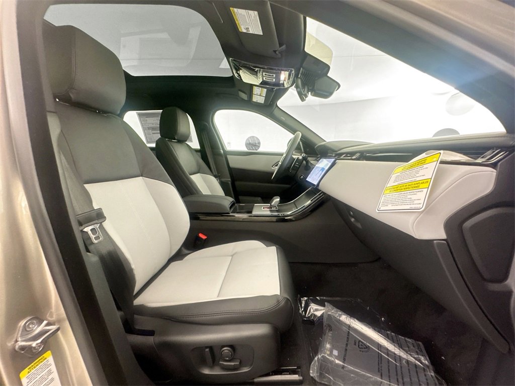 New 2026 Land Rover Range Rover Velar Dynamic SE image 28
