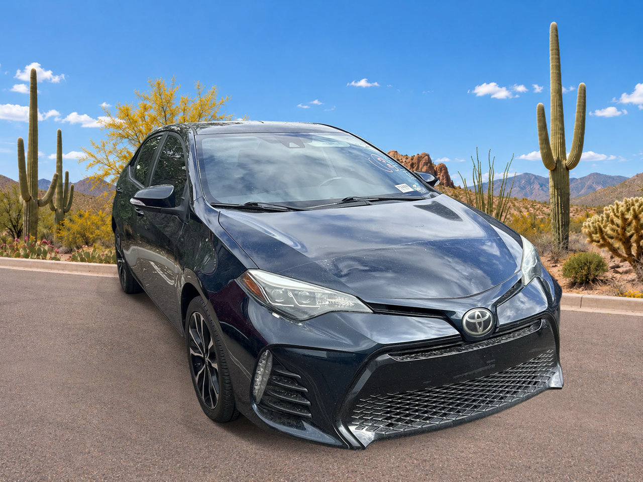Used 2019 Toyota Corolla SE w/ SE Premium Package FWD image 4