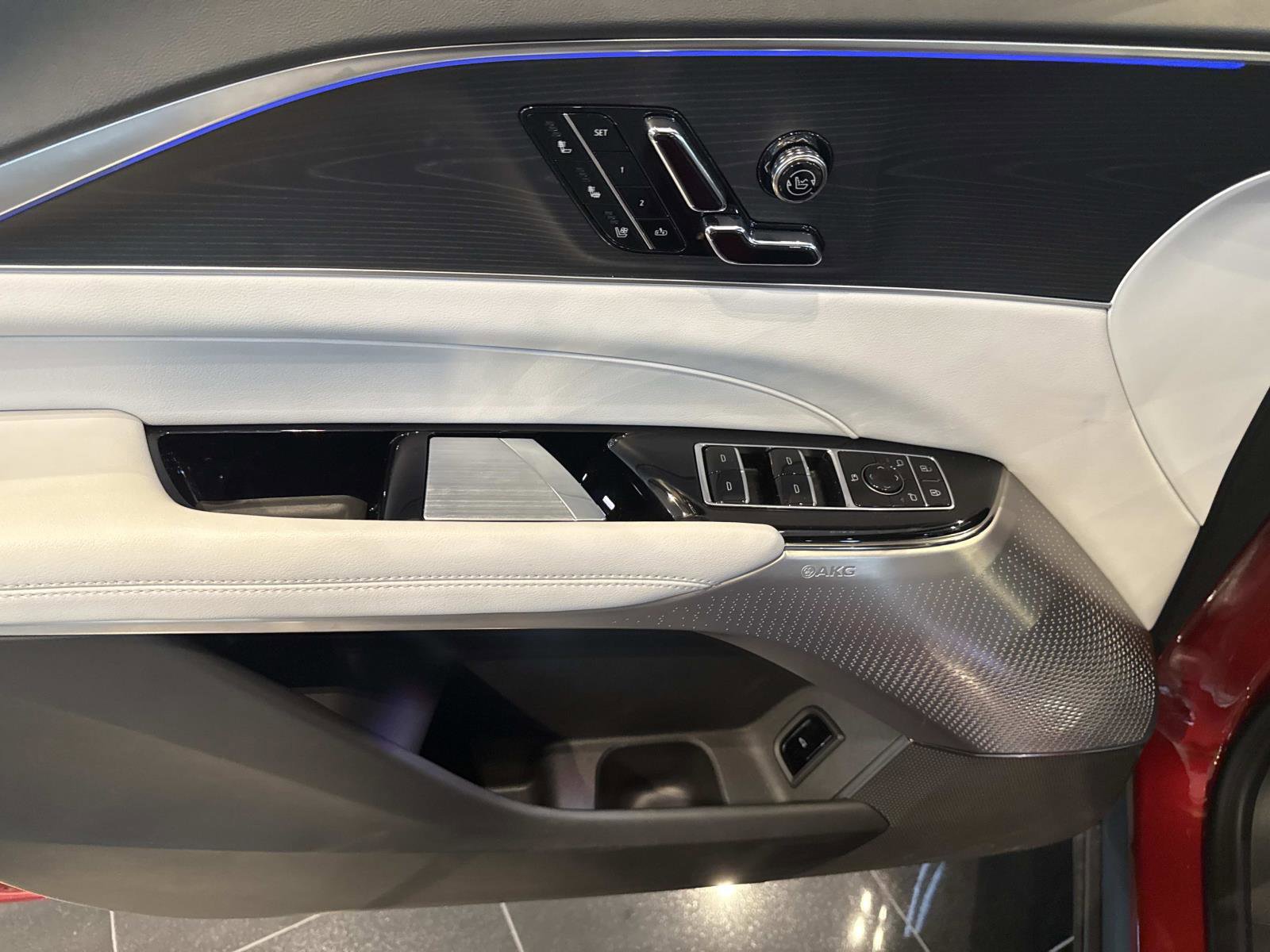 New 2025 Cadillac Lyriq Luxury image 20