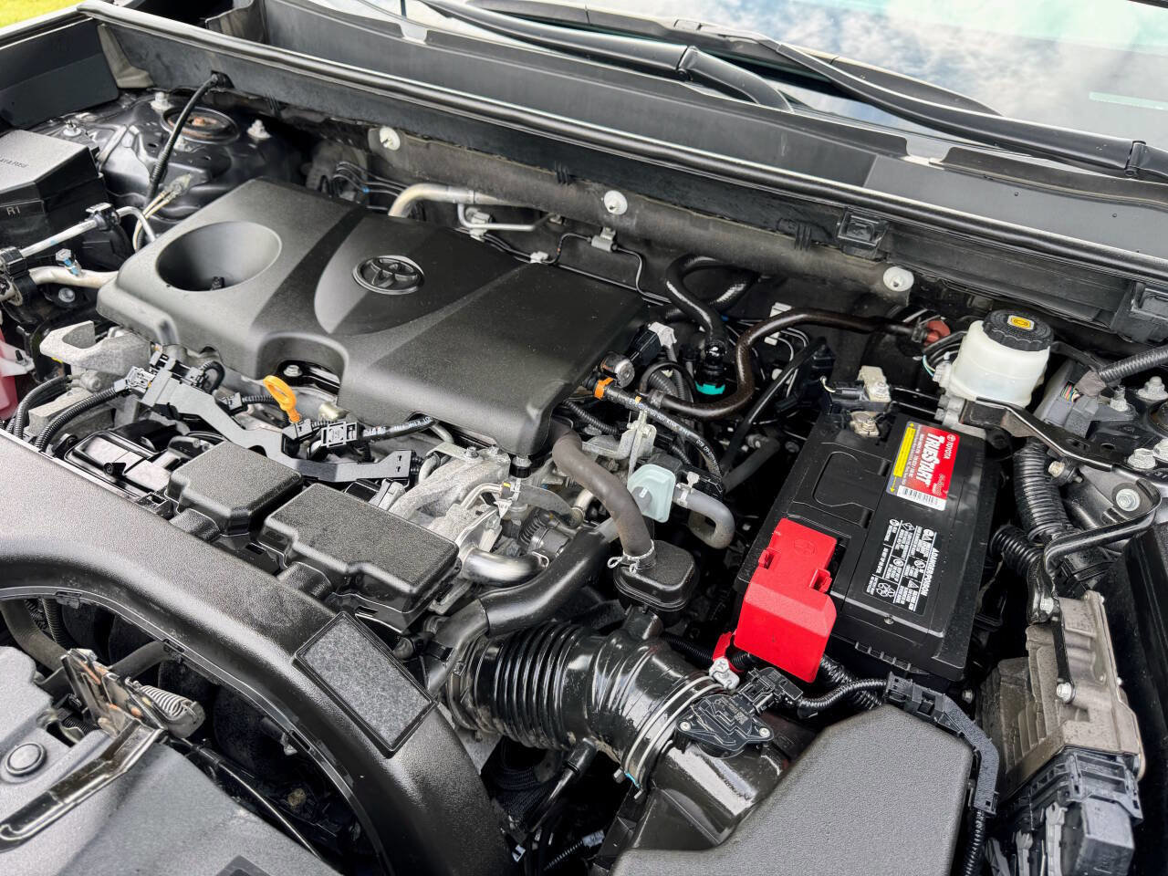 Used 2020 Toyota RAV4 XLE image 40