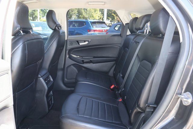 Used 2019 Ford Edge SE image 13