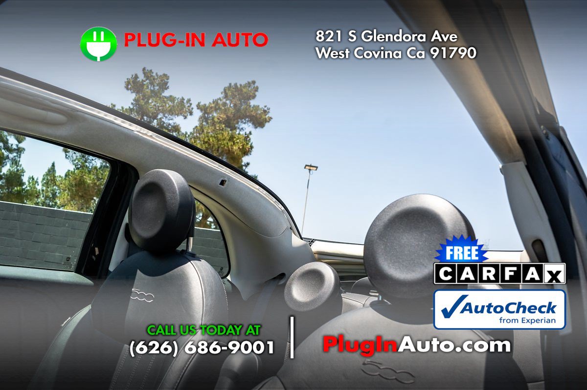 Used 2012 FIAT 500 Lounge w/ Luxury Leather Pkg FWD image 1