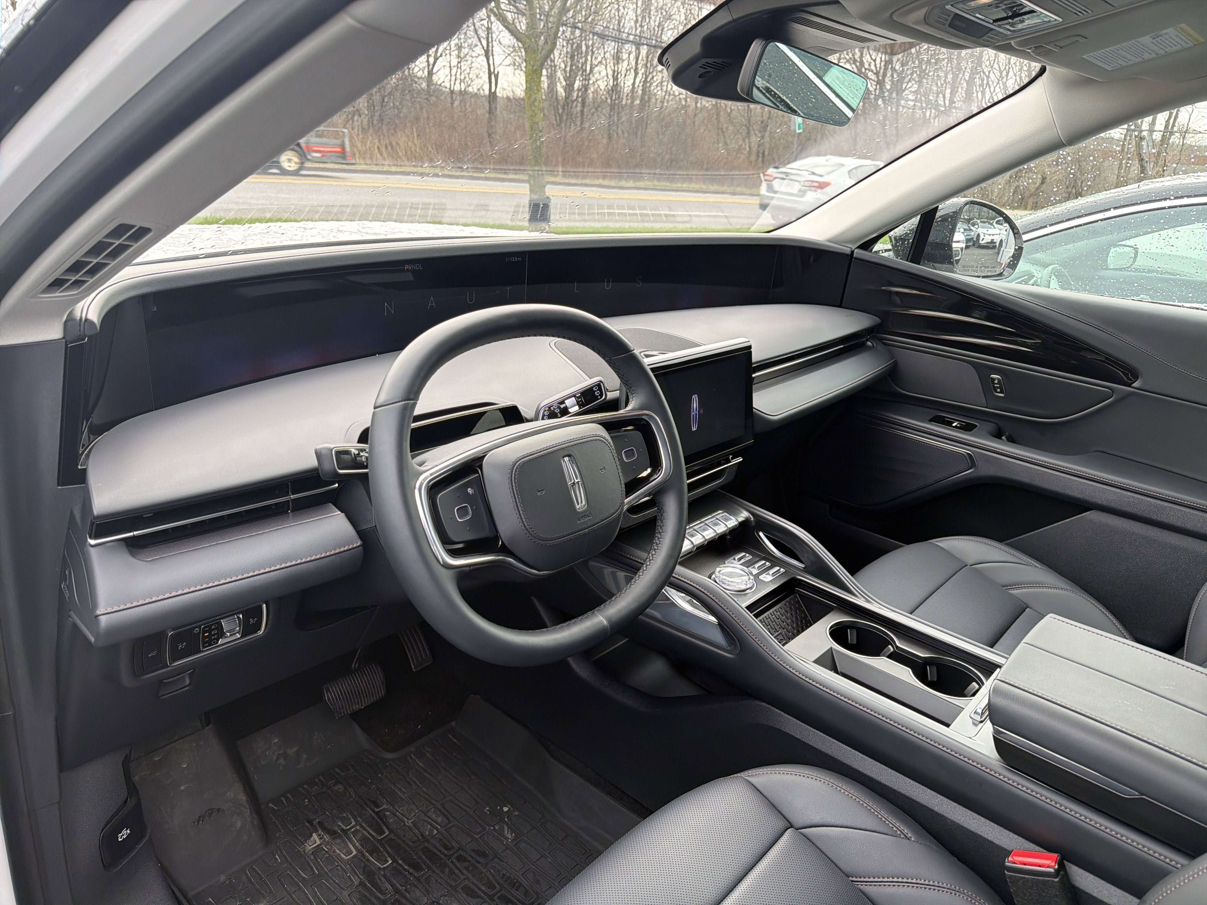 Used 2026 Lincoln Nautilus Premier w/ Jet Appearance Package image 8