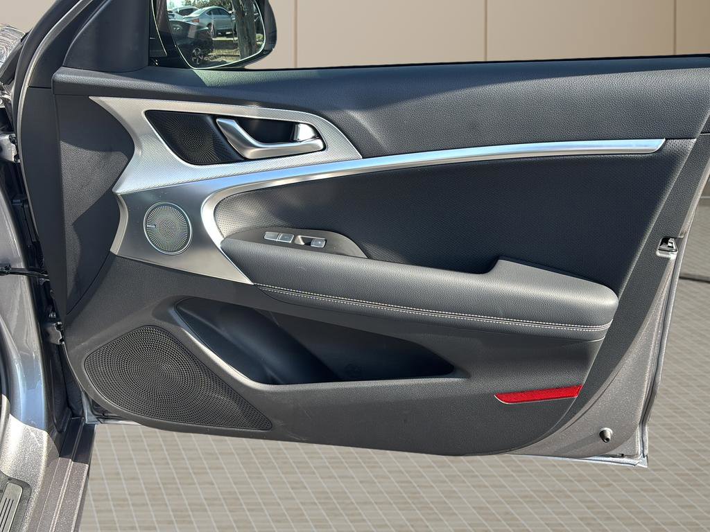 Used 2026 Genesis G70 2.5T Prestige image 38