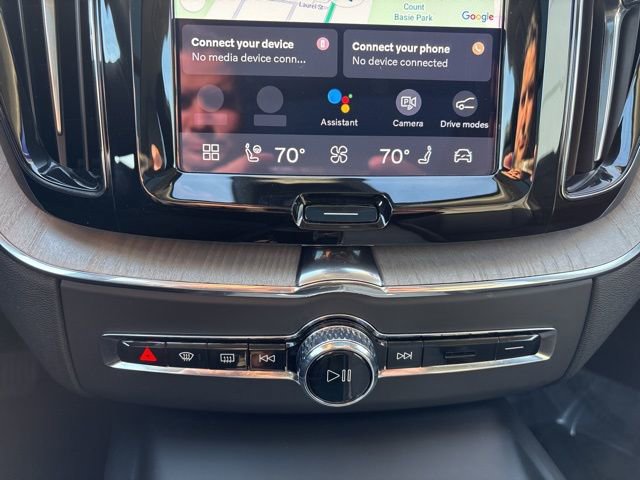 Used 2025 Volvo XC60 B5 Plus AWD/4WD image 27