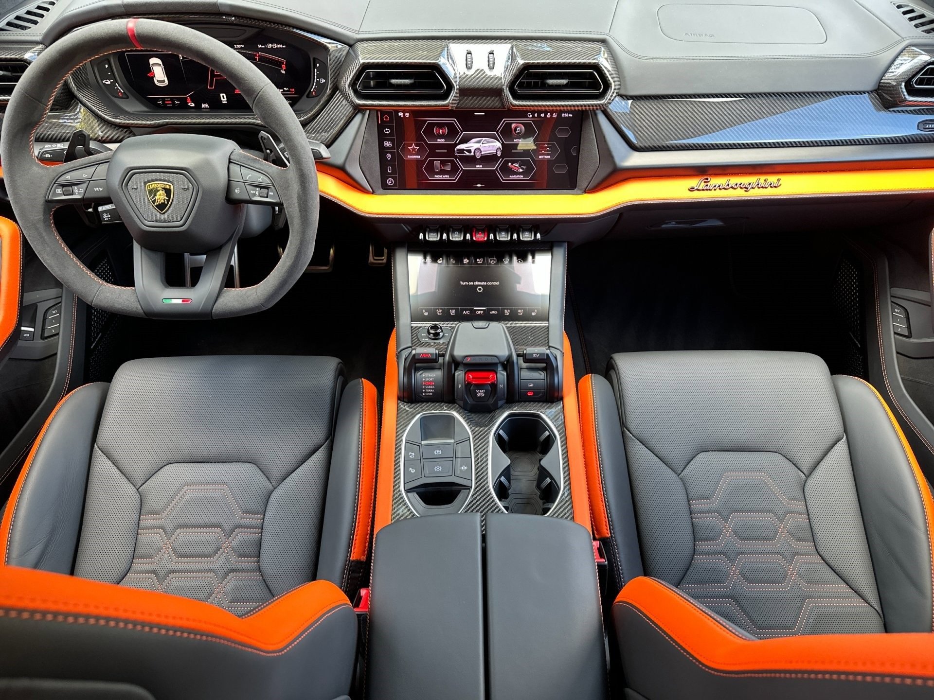 Used 2025 Lamborghini Urus SE image 7