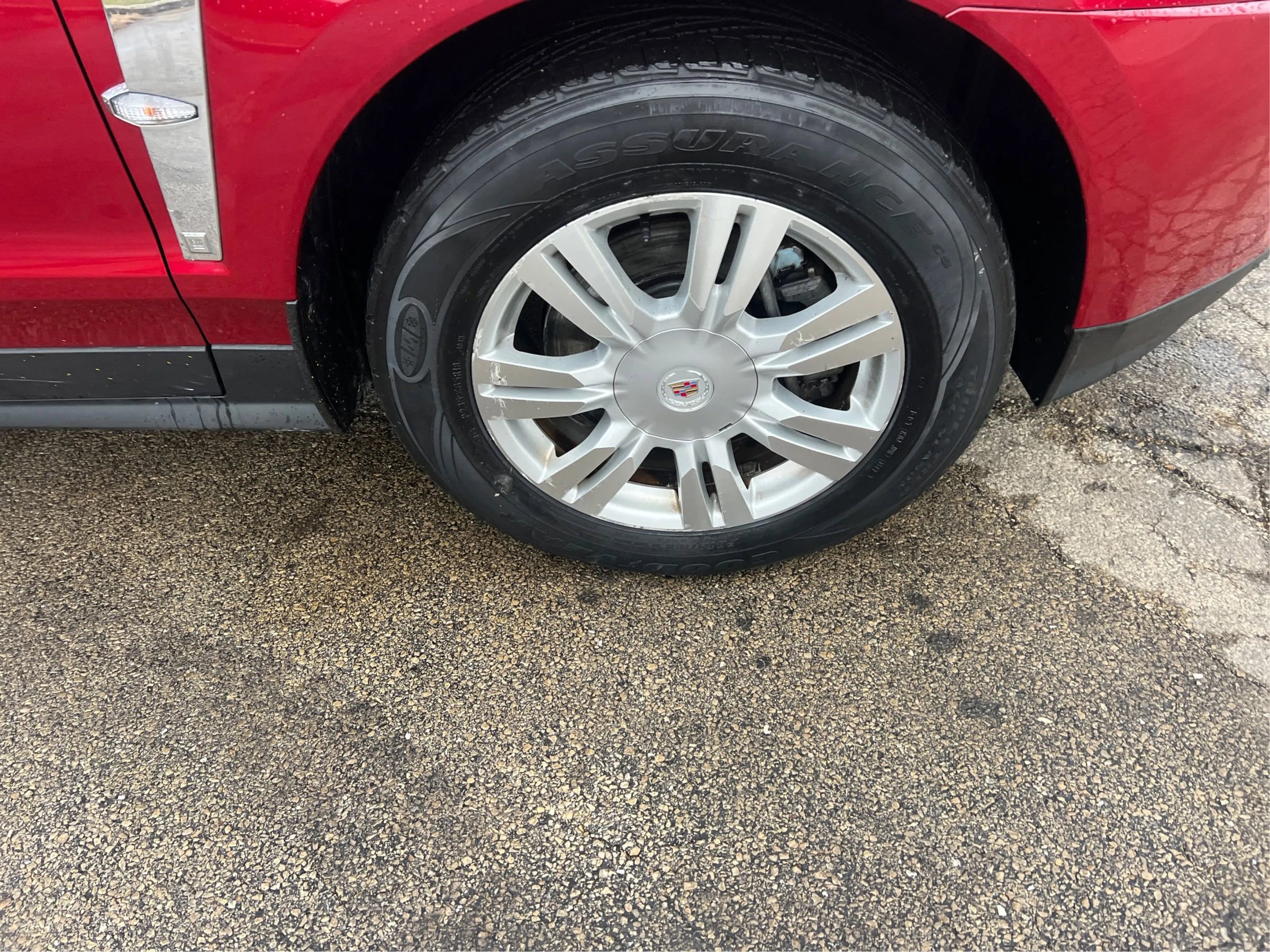 Used 2010 Cadillac SRX Luxury image 24