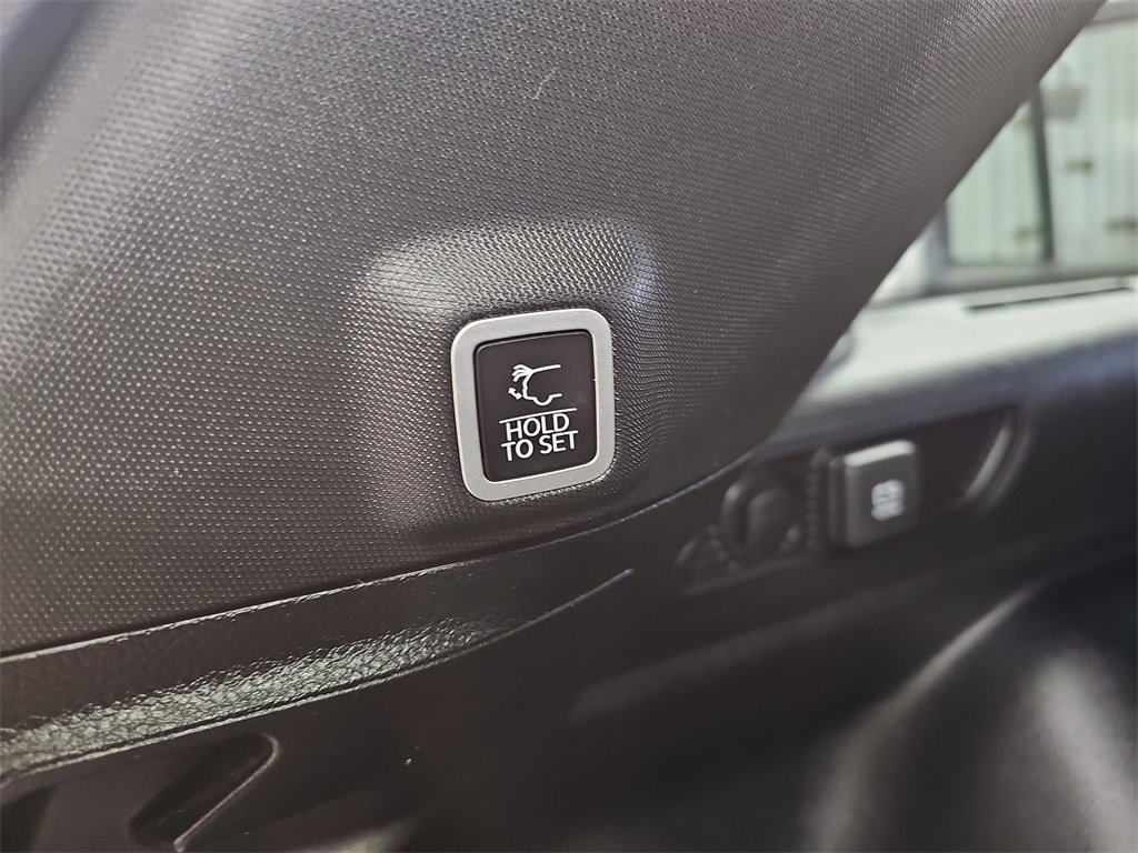 Used 2023 Jeep Grand Cherokee Altitude image 13