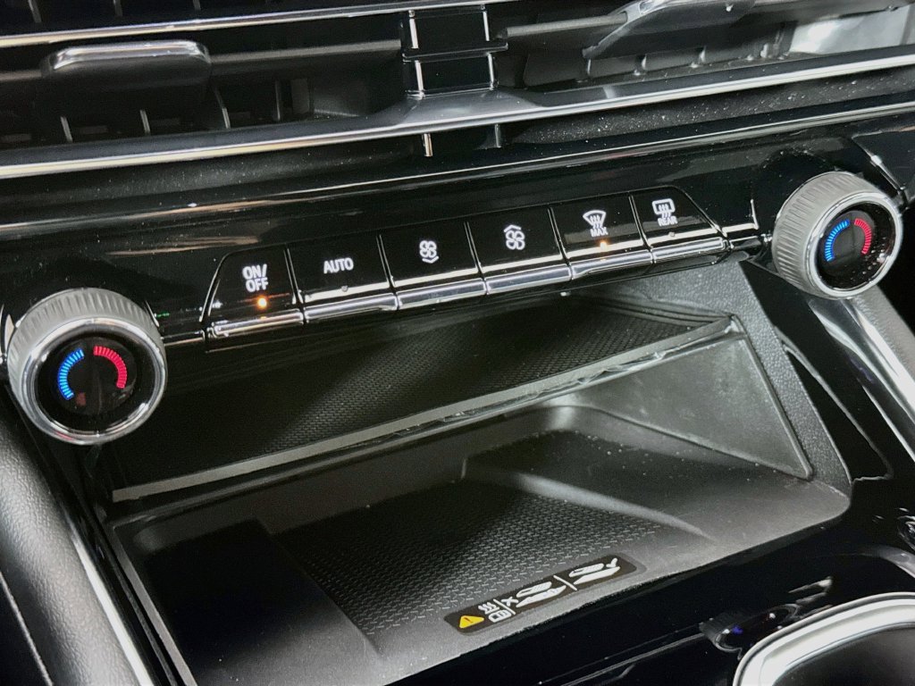 Used 2026 Chevrolet Traverse RS w/ LPO, Floor Liner Package FWD image 19