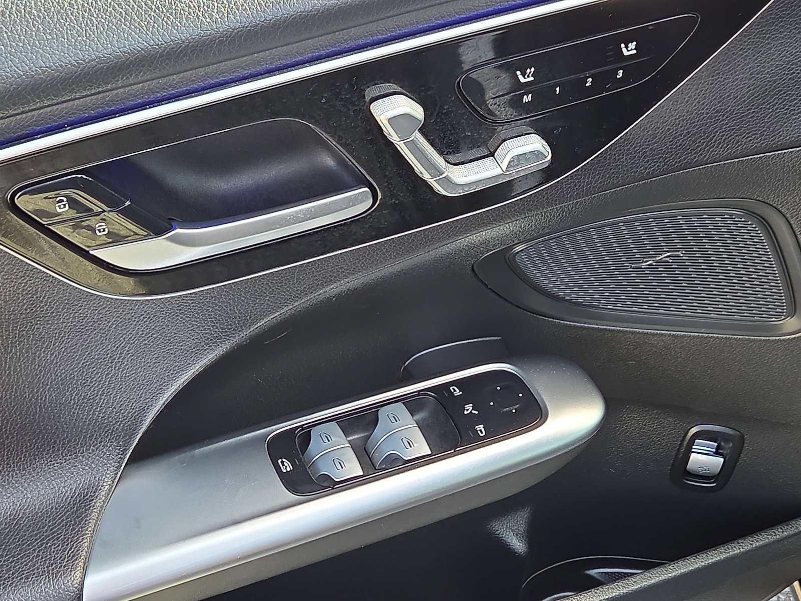 Used 2025 Mercedes-Benz C 300 Sedan image 13