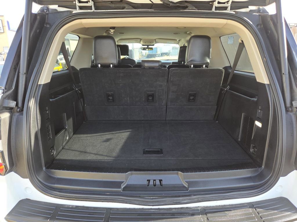 Used 2023 Ford Expedition Max XLT image 15