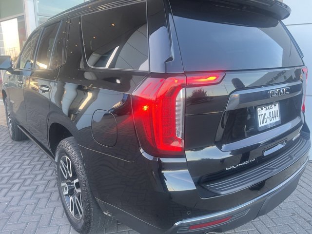 Used 2023 GMC Yukon AT4 w/ AT4 Premium Plus Package image 4