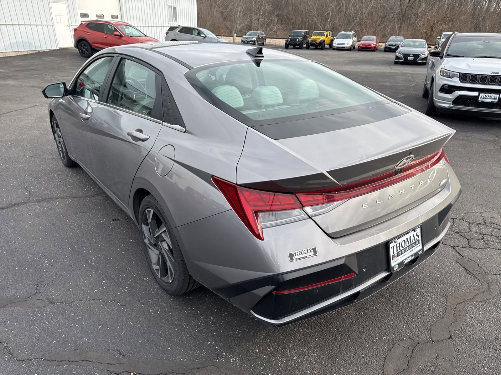 Used 2024 Hyundai Elantra Limited image 5