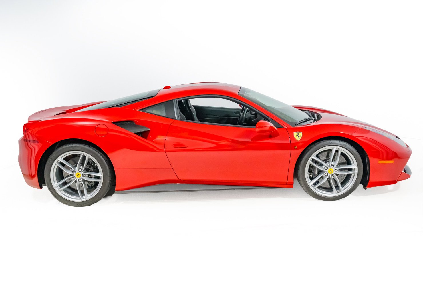Used 2018 Ferrari 488 GTB RWD image 10