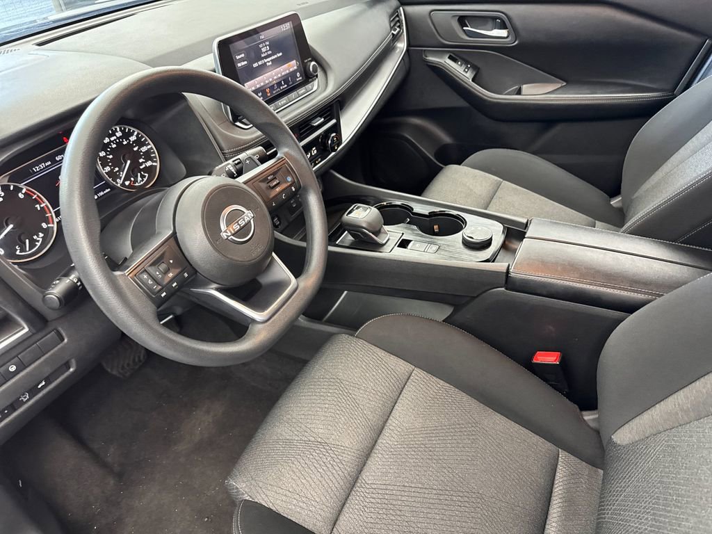 Used 2024 Nissan Rogue SV image 9