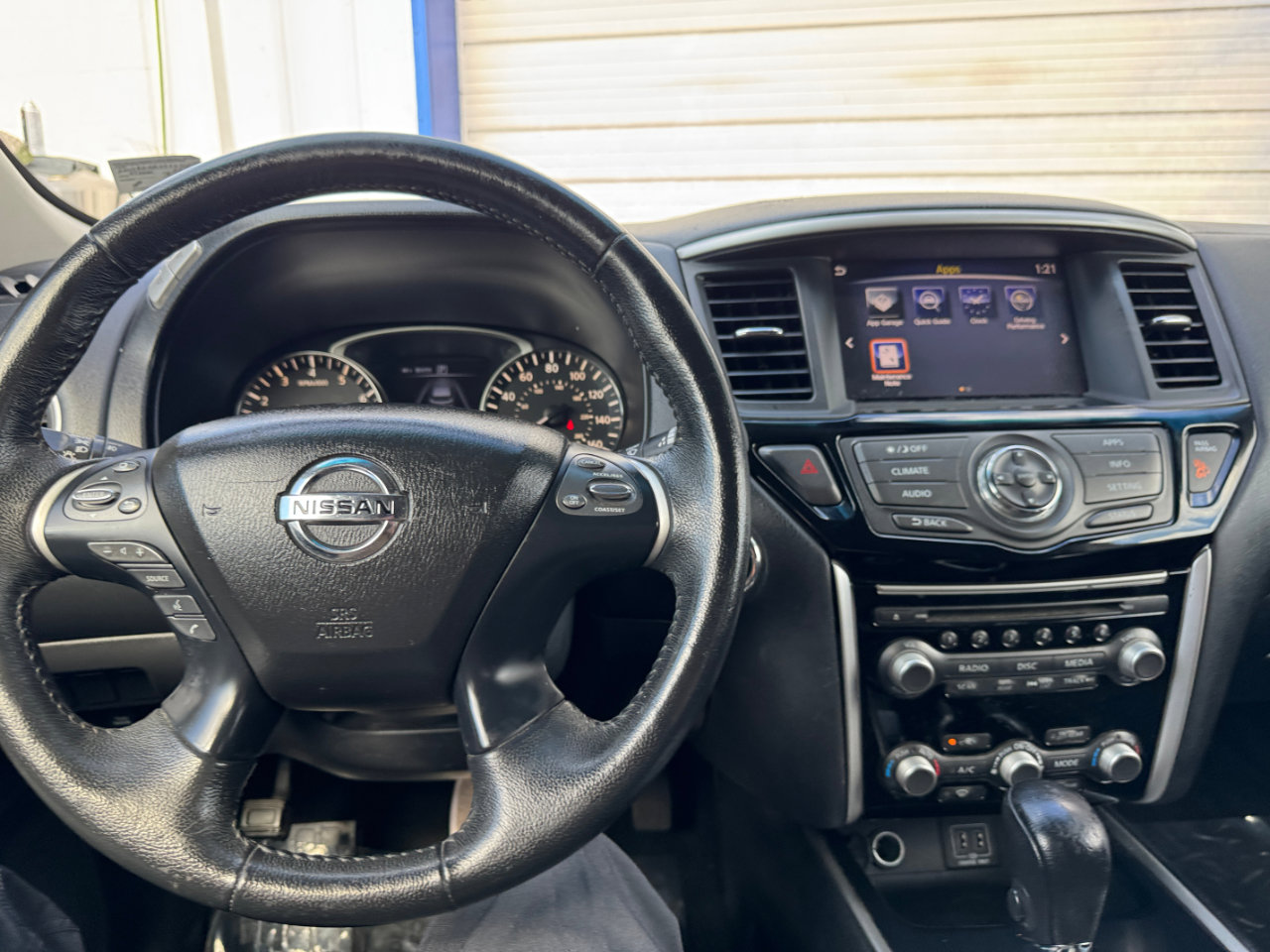 Used 2018 Nissan Pathfinder SV image 21