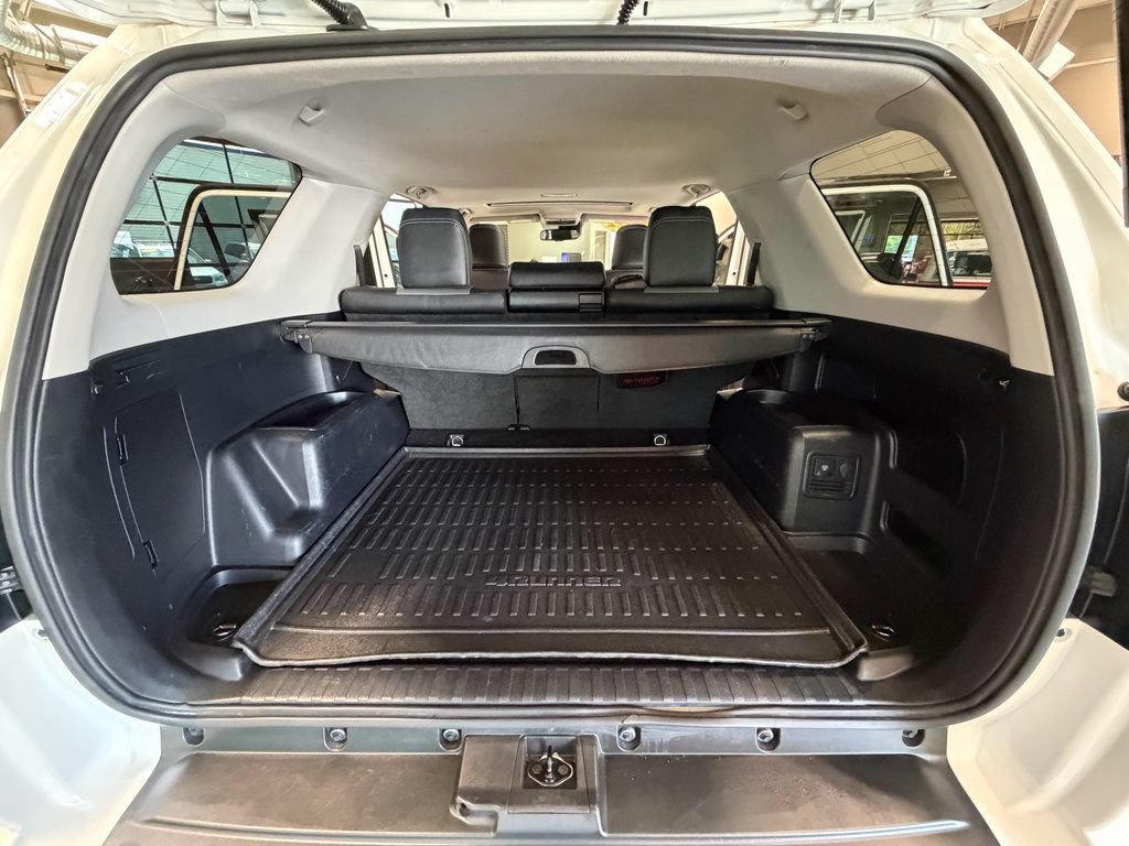 Used 2022 Toyota 4Runner SR5 Premium w/ Moonroof Package AWD/4WD image 56