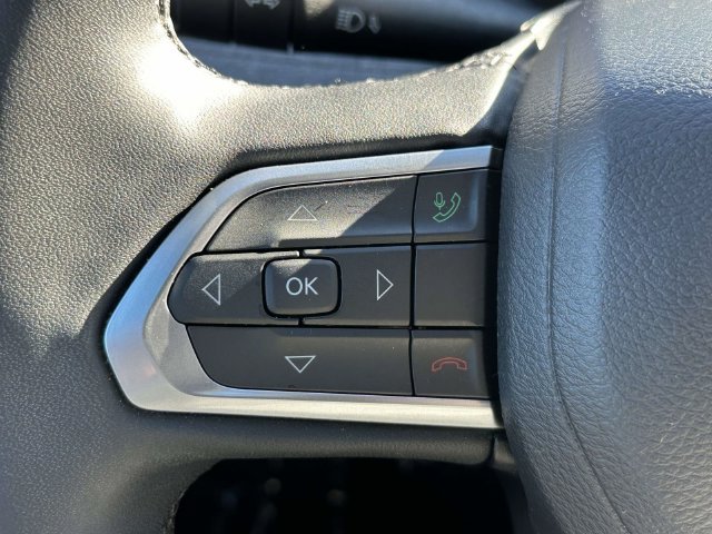Used 2023 Jeep Compass Latitude w/ Sun and Sound Group AWD/4WD image 31