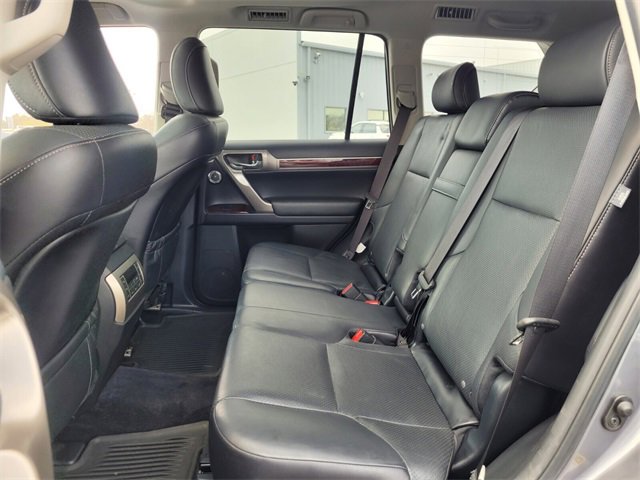 Used 2016 Lexus GX 460 Luxury w/ Preferred Accessory Package image 11