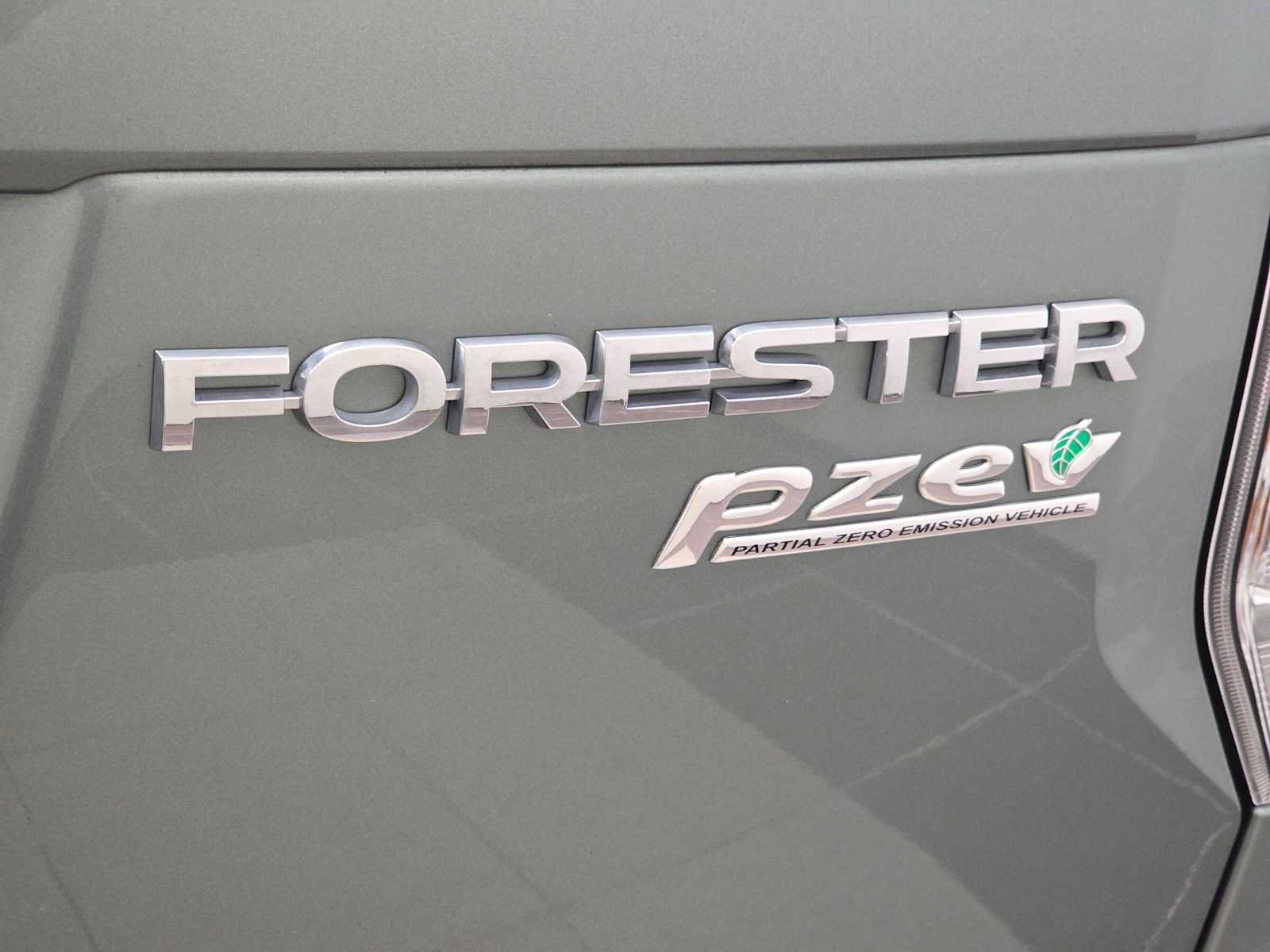 Used 2017 Subaru Forester 2.5i Premium AWD/4WD image 7