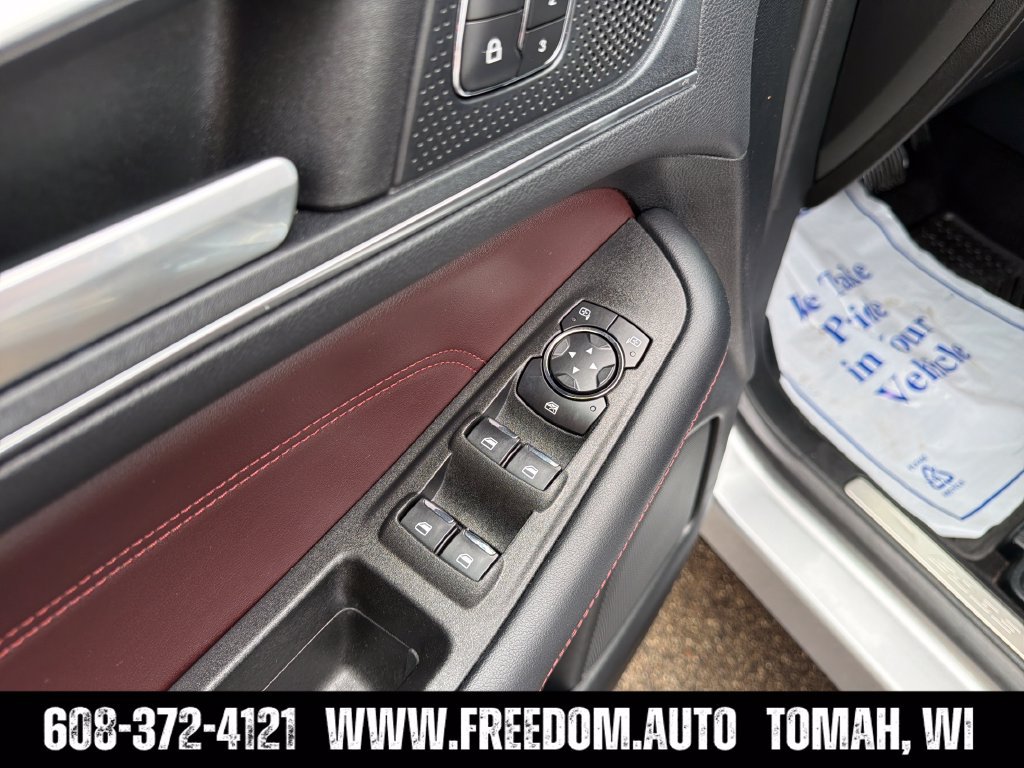 Used 2022 Ford Edge Titanium w/ Equipment Group 301A AWD/4WD image 11