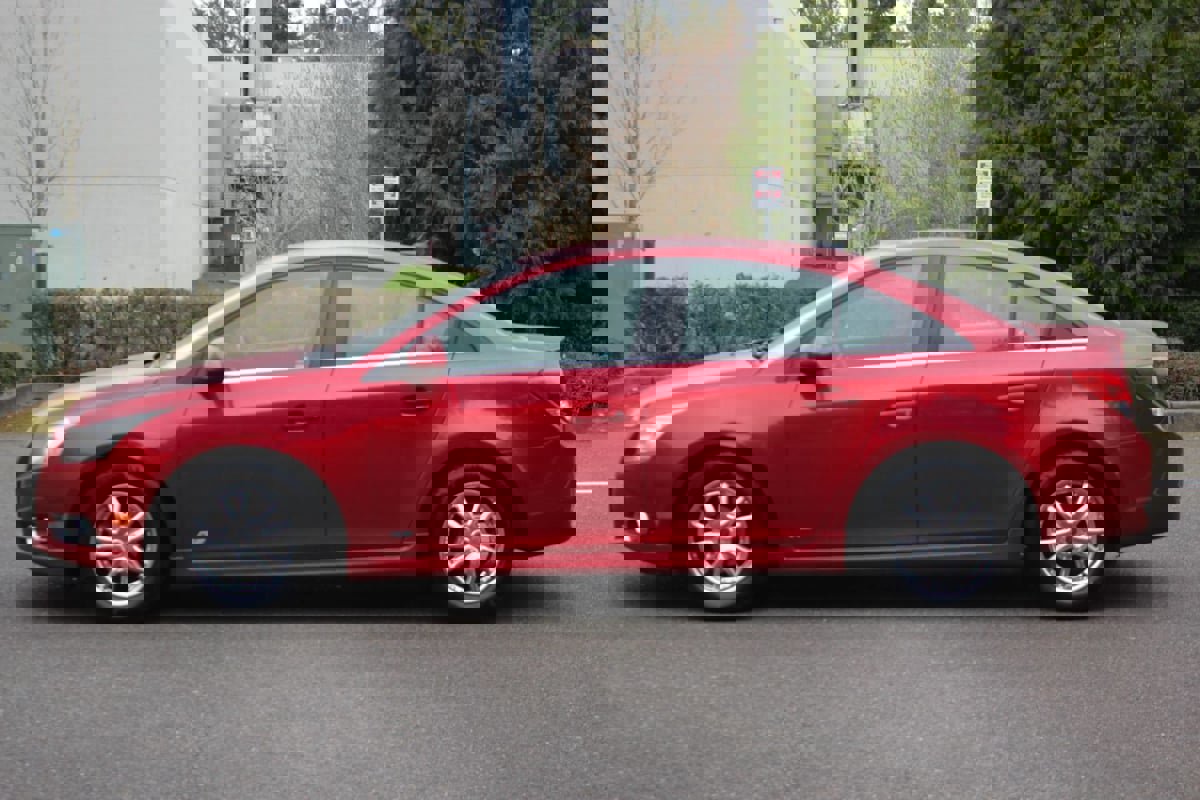 Used 2012 Chevrolet Cruze LT w/ RS Package image 2