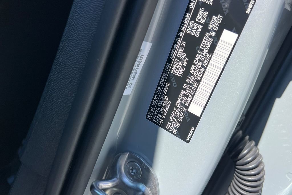 Used 2024 Volvo XC40 B5 Plus w/ Protection Package Premier image 29