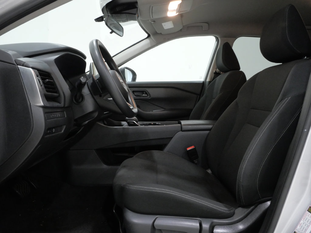 Used 2024 Nissan Rogue S FWD image 12