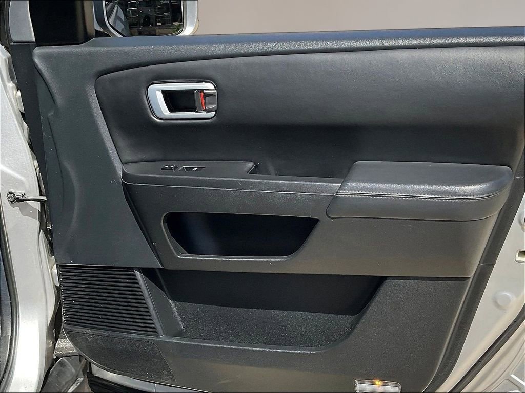 Used 2012 Honda Pilot Touring image 29