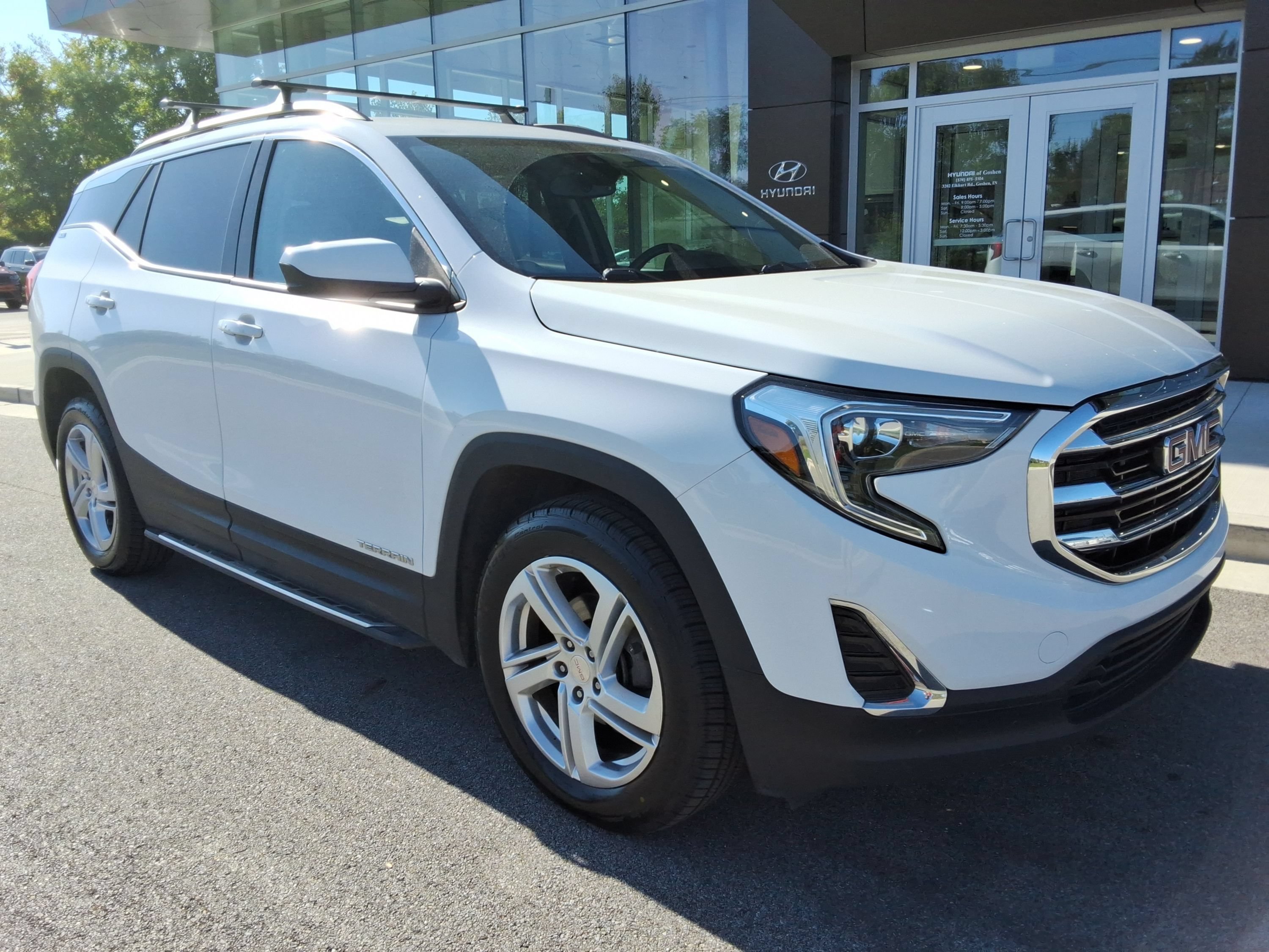 Used 2020 GMC Terrain SLE w/ Driver Convenience Package AWD/4WD image 17