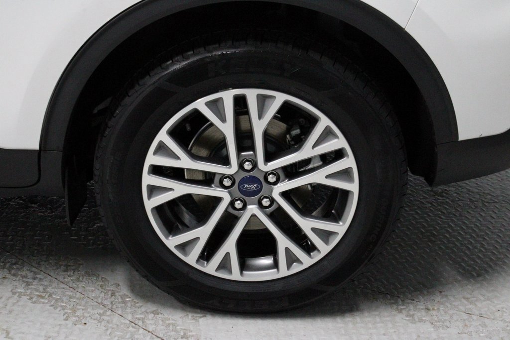 Certified 2022 Ford Escape SEL image 9