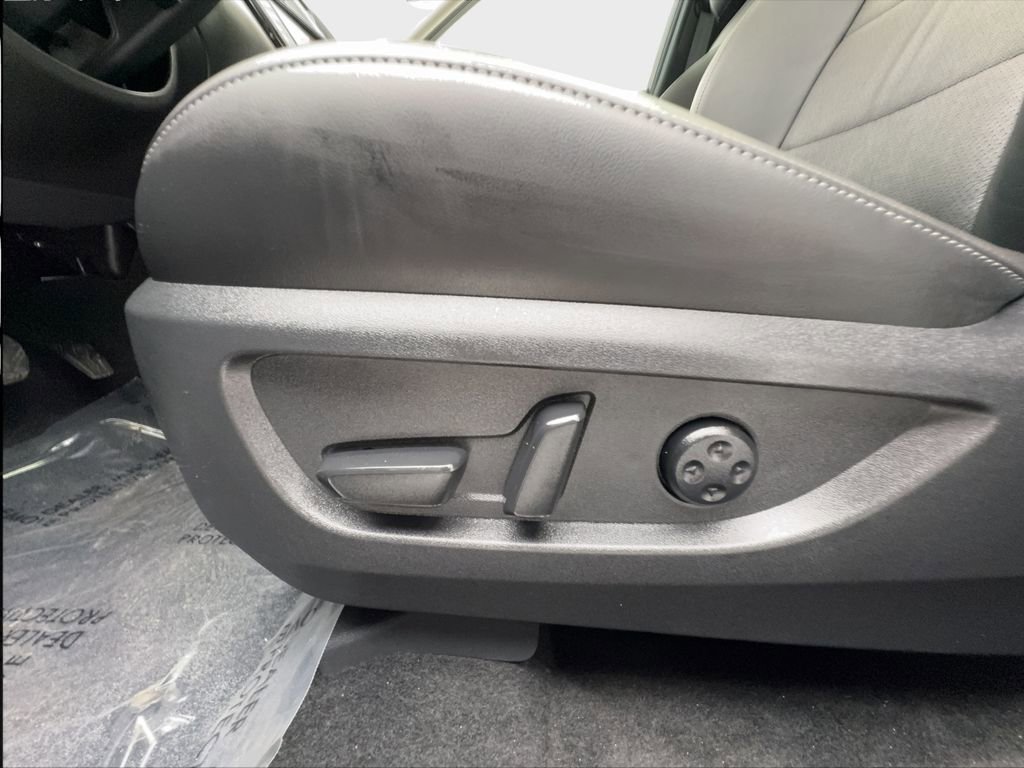 Used 2025 INFINITI QX50 Luxe image 23