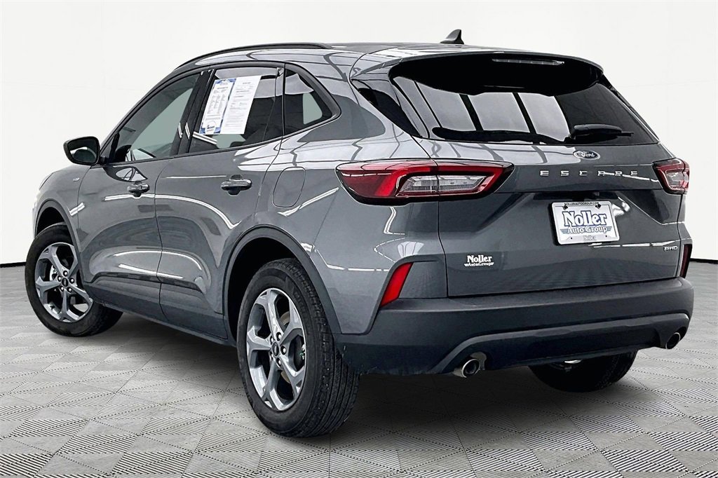 Used 2025 Ford Escape ST-Line image 13