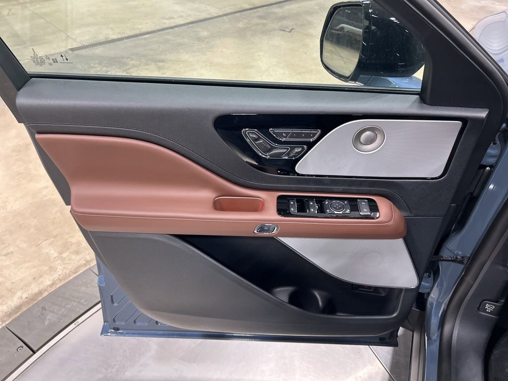 New 2026 Lincoln Aviator Reserve image 11