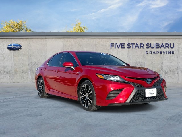 Used 2020 Toyota Camry SE FWD image 1