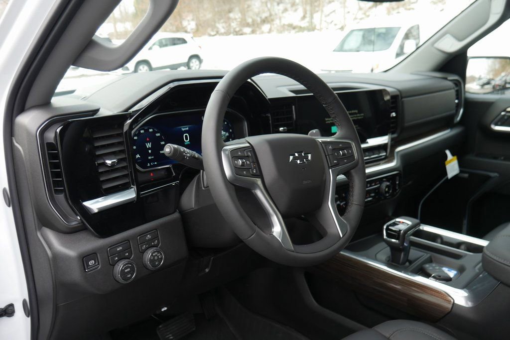 New 2026 Chevrolet Silverado 1500 RST w/ Redline Edition AWD/4WD image 10