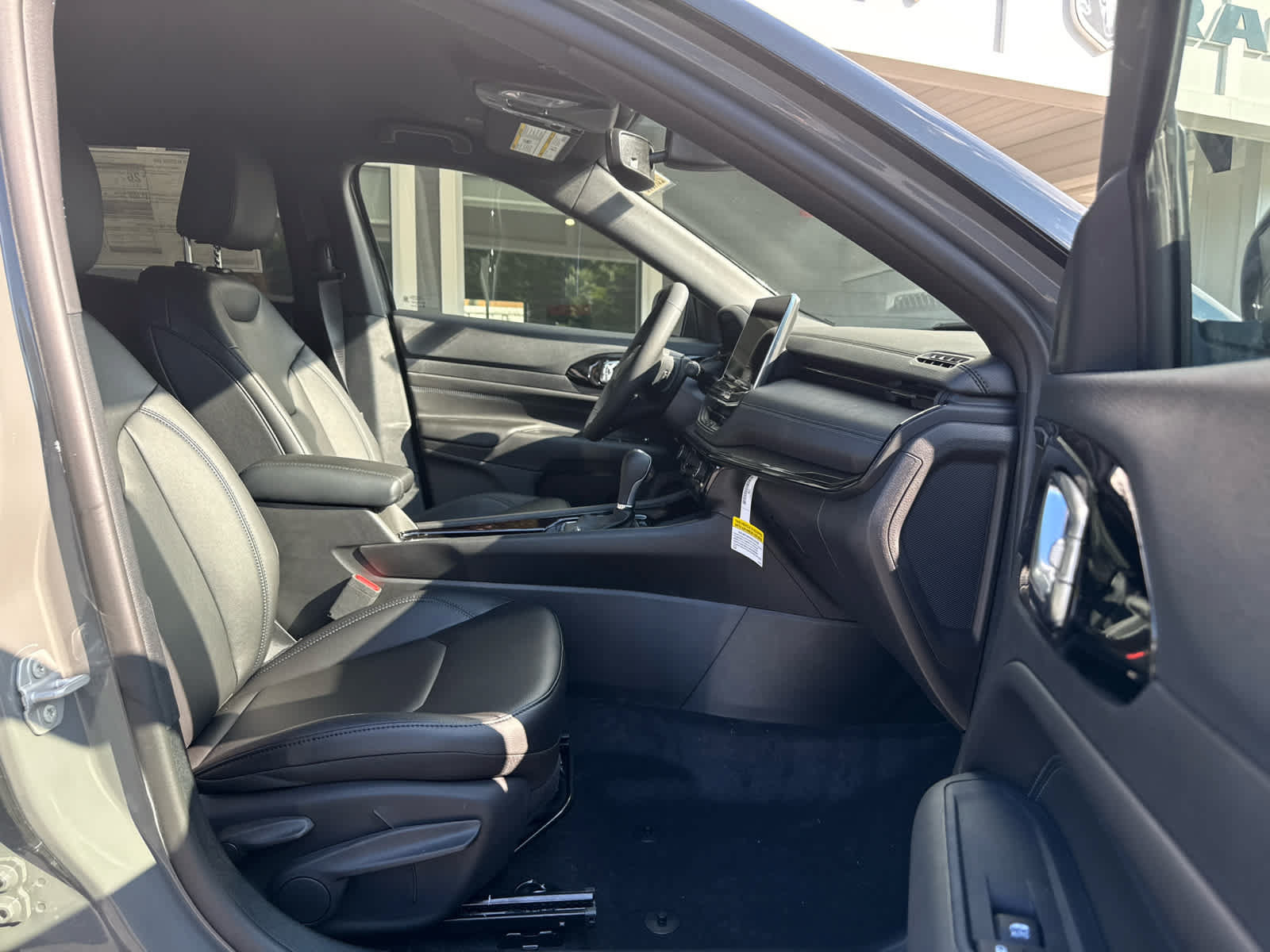 New 2026 Jeep Compass Limited AWD/4WD image 17