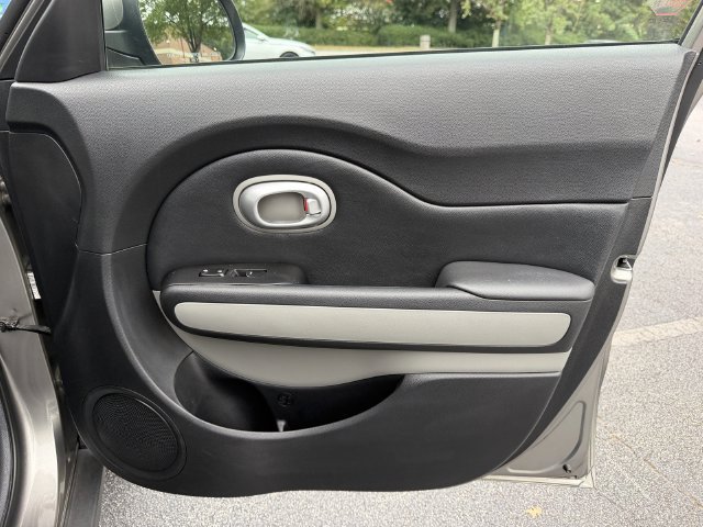 Used 2015 Kia Soul FWD image 31