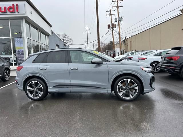 Used 2024 Audi Q4 e-tron Premium Plus w/ Premium Plus image 2