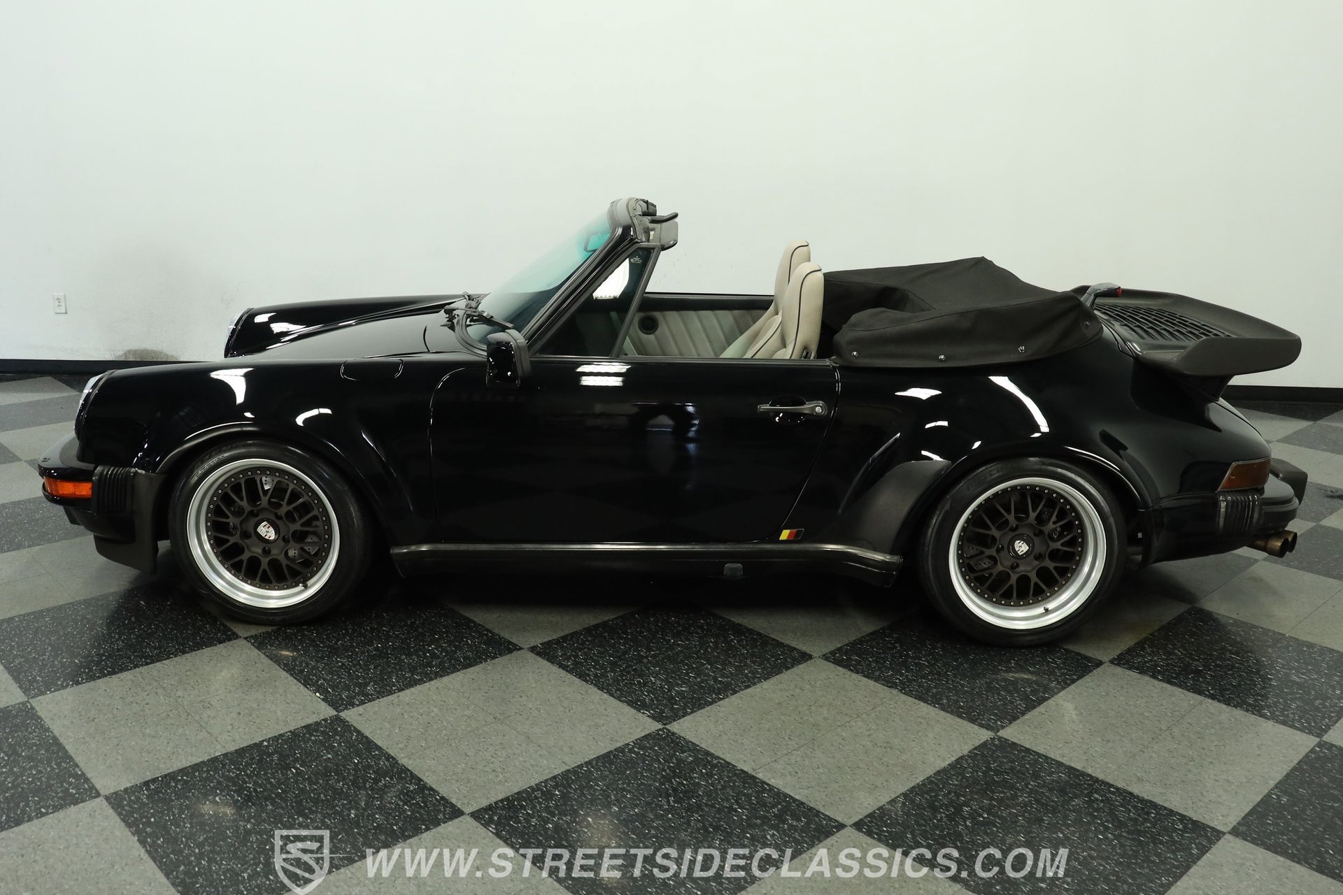 Used 1988 Porsche 911 Carrera RWD image 2