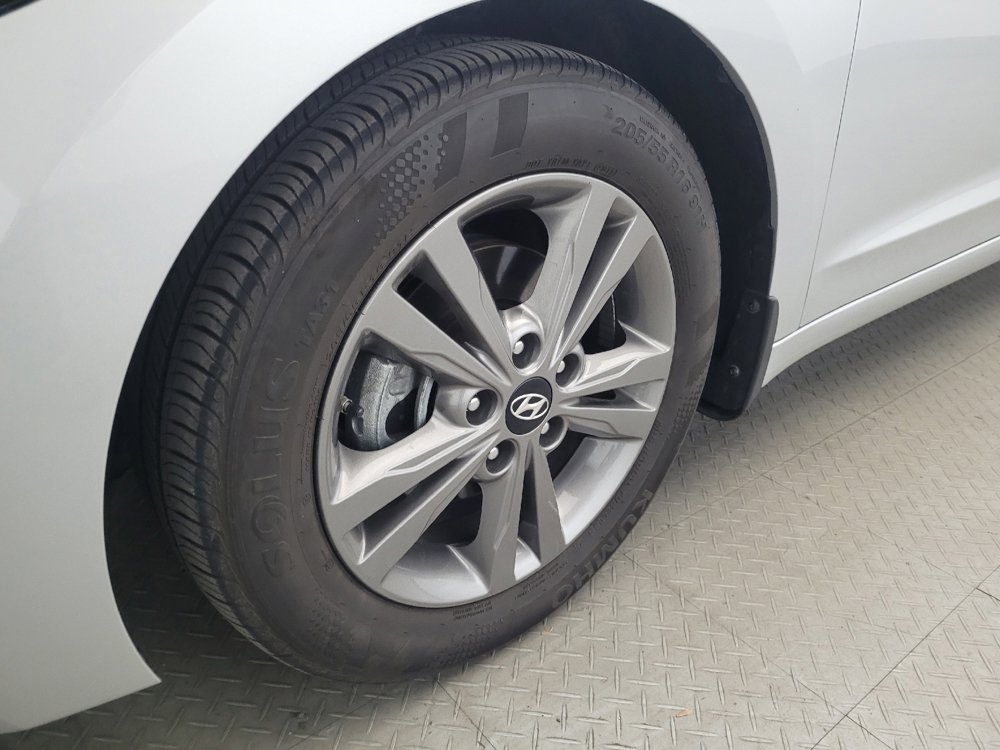 Used 2018 Hyundai Elantra SEL FWD image 31