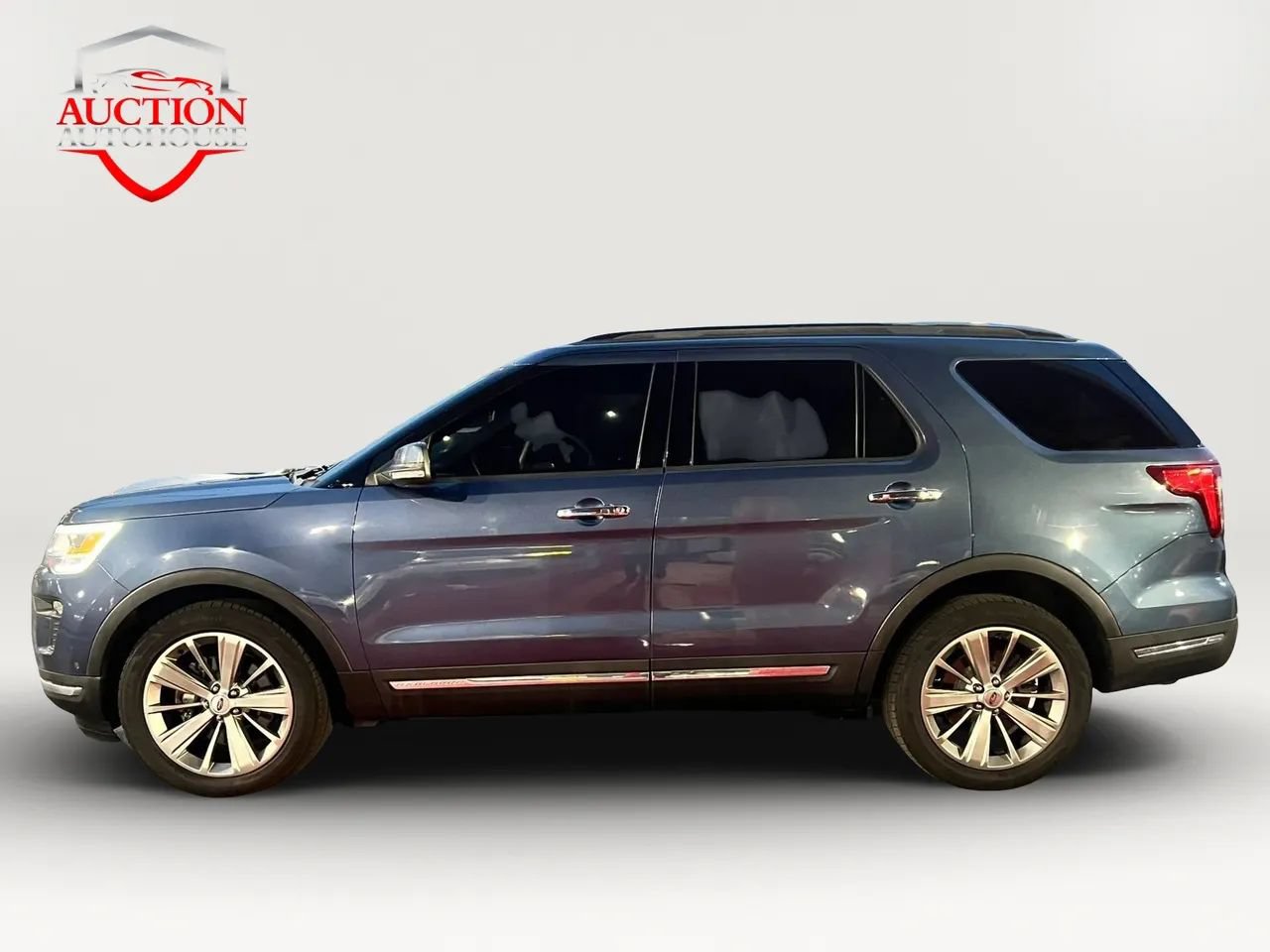 Used 2018 Ford Explorer Limited w/ Equipment Group 301A AWD/4WD image 8