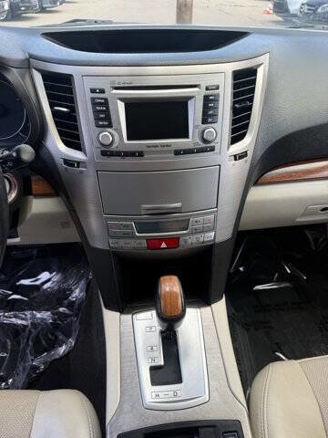 Used 2014 Subaru Outback 2.5i Limited w/ Moonroof Package AWD/4WD image 14